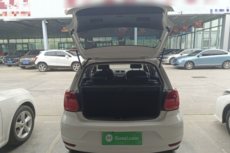 Volkswagen Polo 2016 car image #19