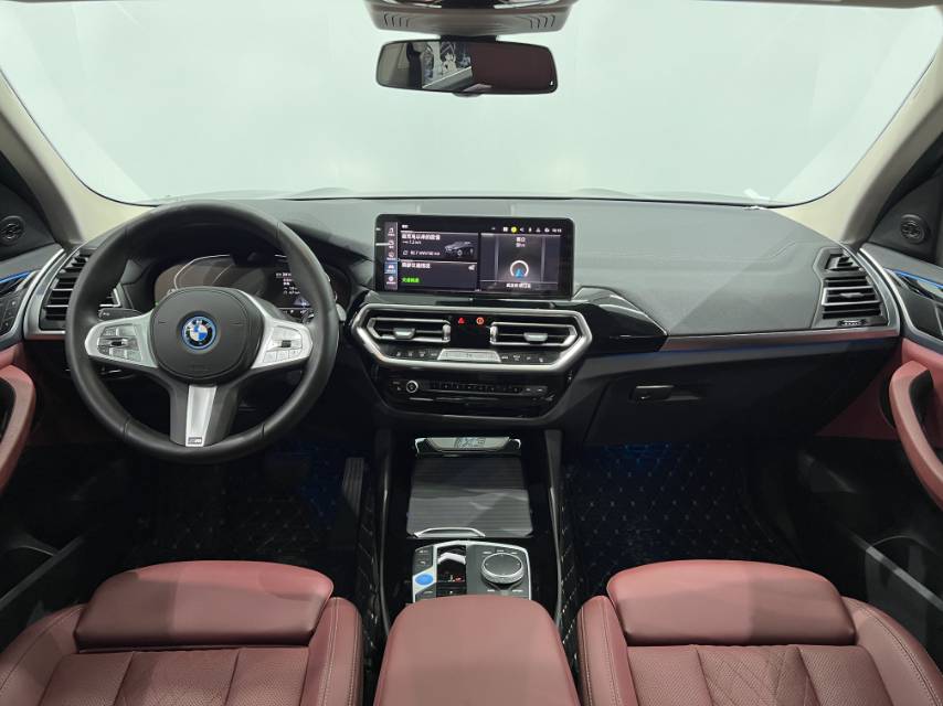 BMW iX3 2024 car image #3