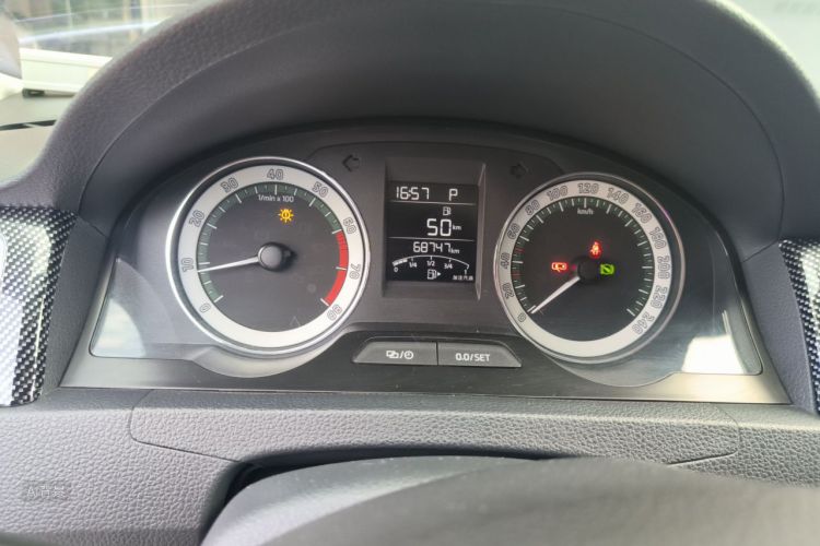 Skoda Rapid 2019 car image #13