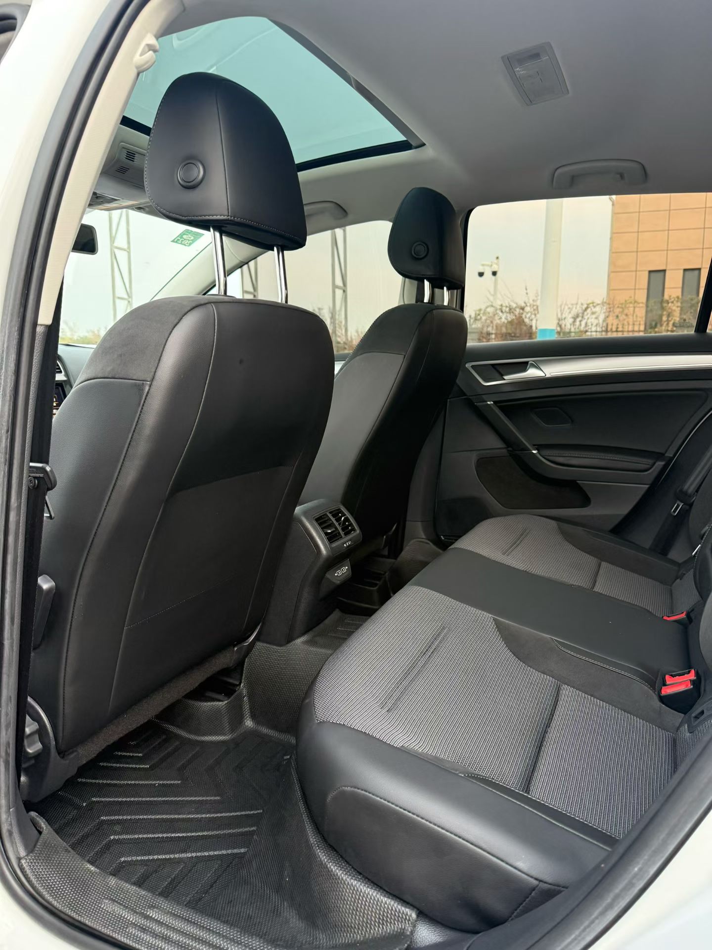 Volkswagen Golf 2019 imagen de coche #9