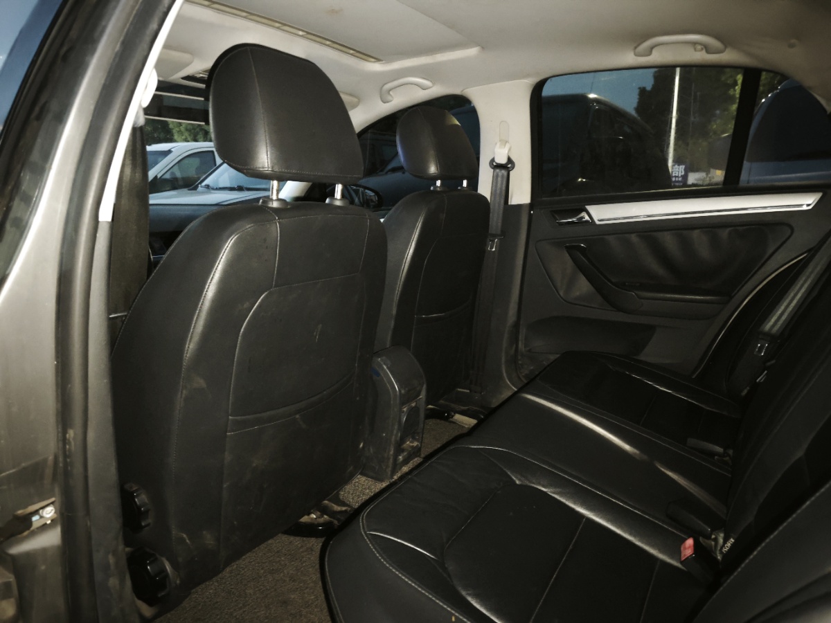 Volkswagen Bora 2014 car image #9