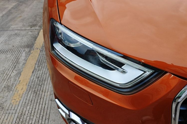Audi Q3 2015 car image #8