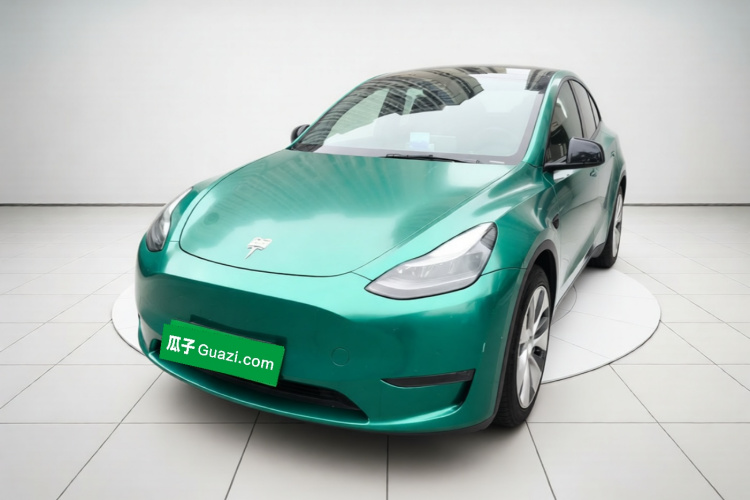 Tesla Model Y 2021 car image #2