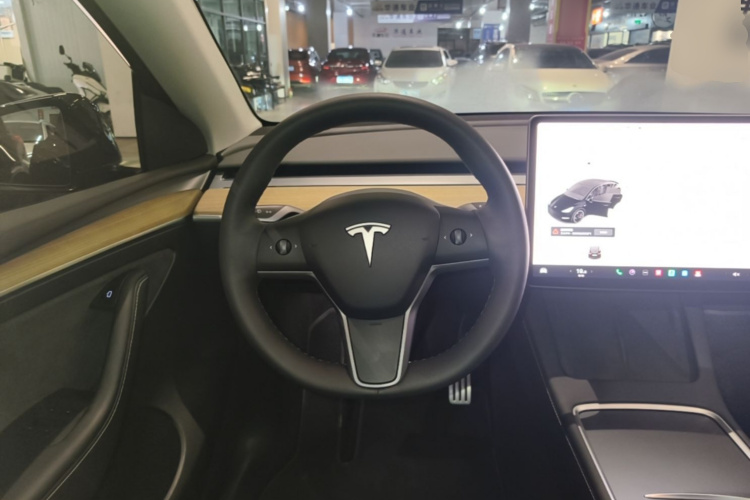Tesla Model Y 2023 #15 Tesla Model Y 2023 car image #15