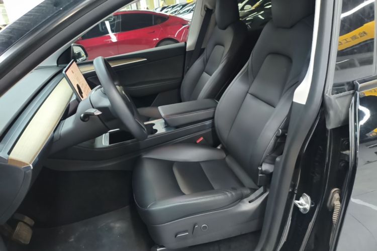 Tesla Model Y 2021 #15 Tesla Model Y 2021 car image #15