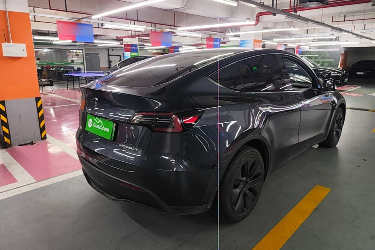 Tesla Model Y 2024 #7 Tesla Model Y 2024 immagine di auto #7
