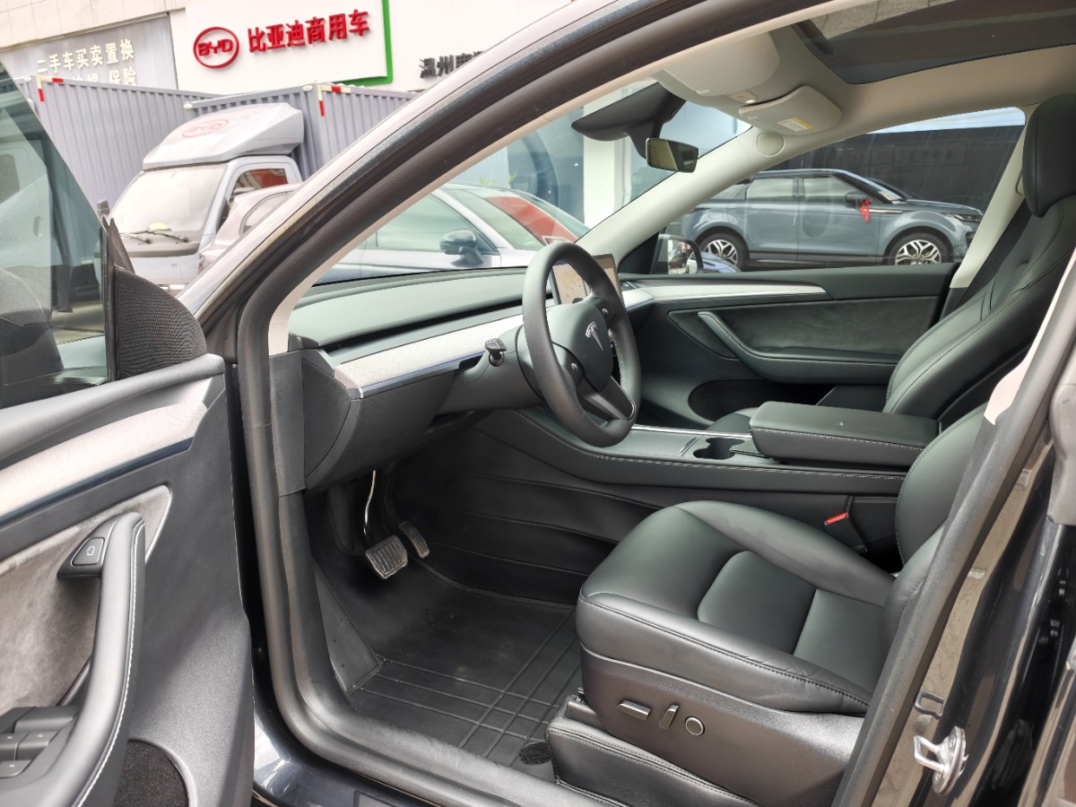 Tesla Model Y 2024 car image #4