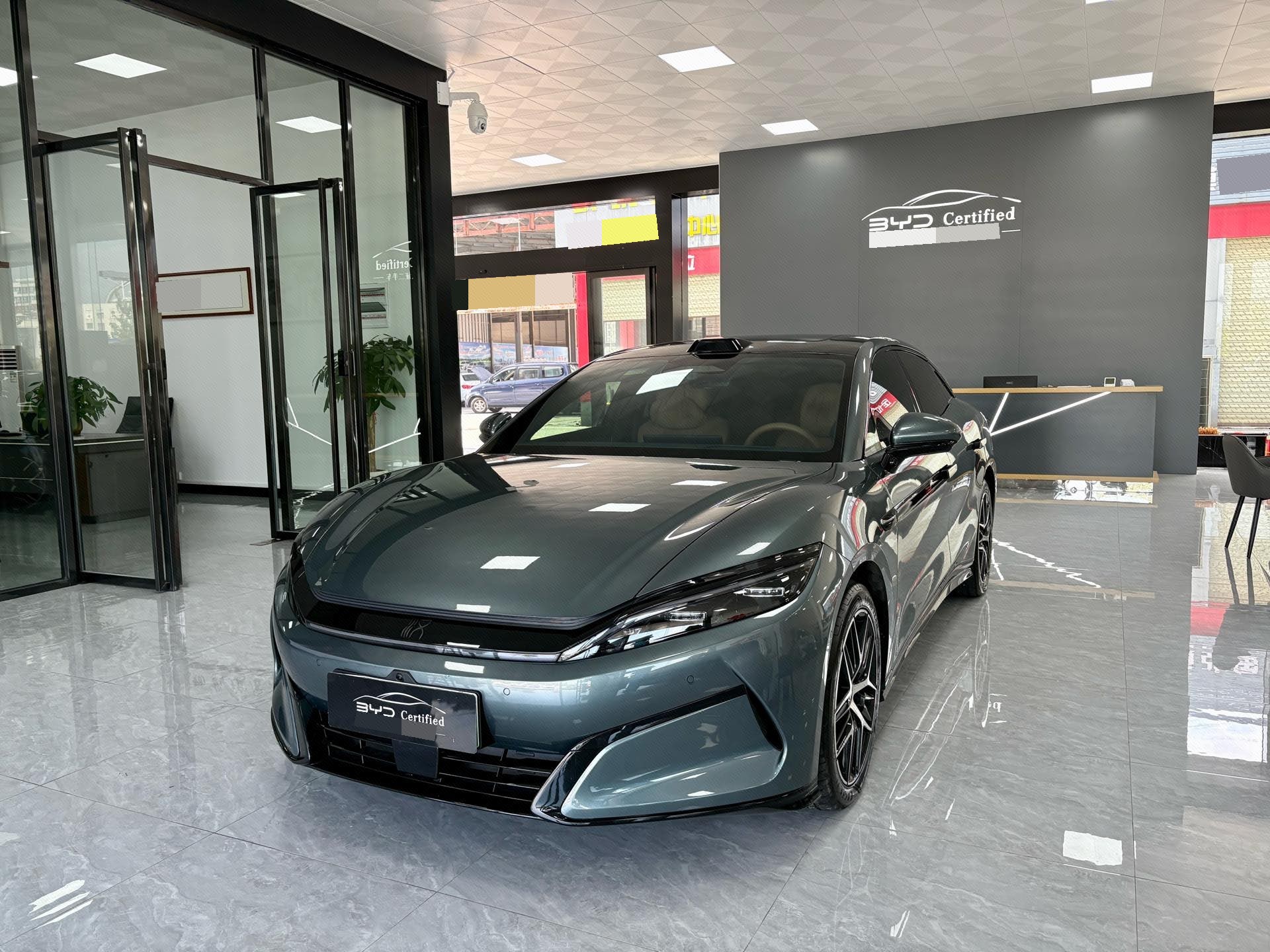 BYD HanL 2025 BYD HanL 2025 car image