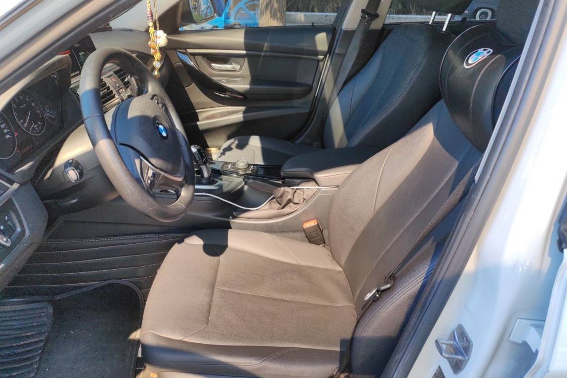 BMW 3 Series 2017 #18 BMW 3 Series 2017 car image #18