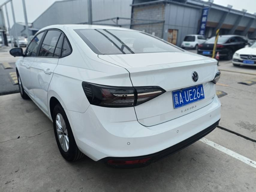 Volkswagen Lavida 2025 car image #3