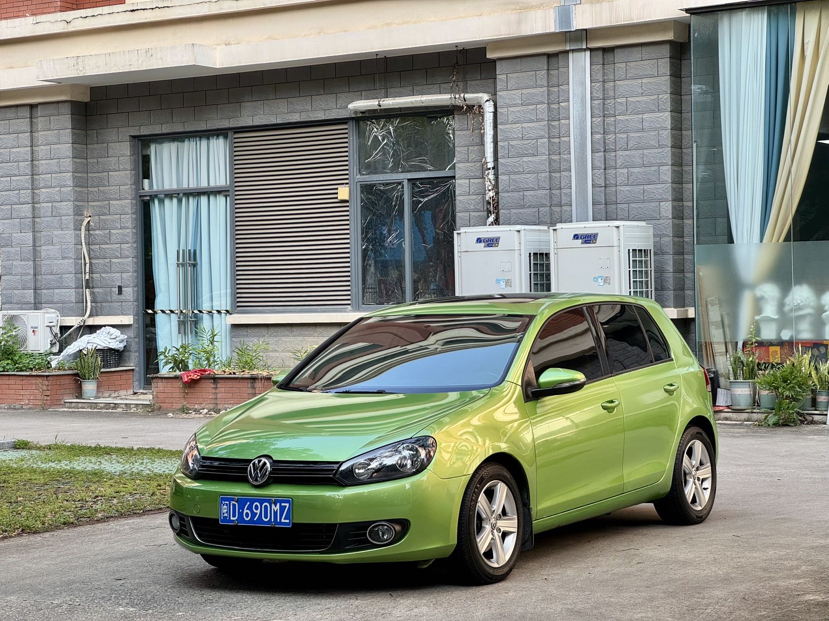 Volkswagen Golf 2013 car image 