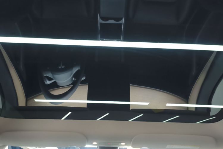Tesla Model Y 2022 immagine di auto #18