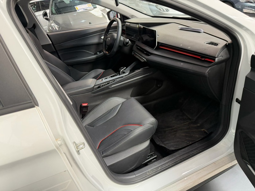 GEELY Binray 2025 car image #3