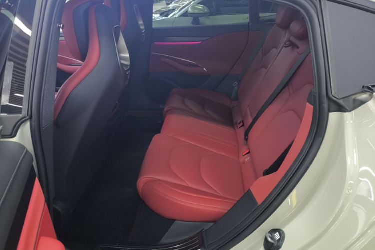 MI SU7 2024 car image #17