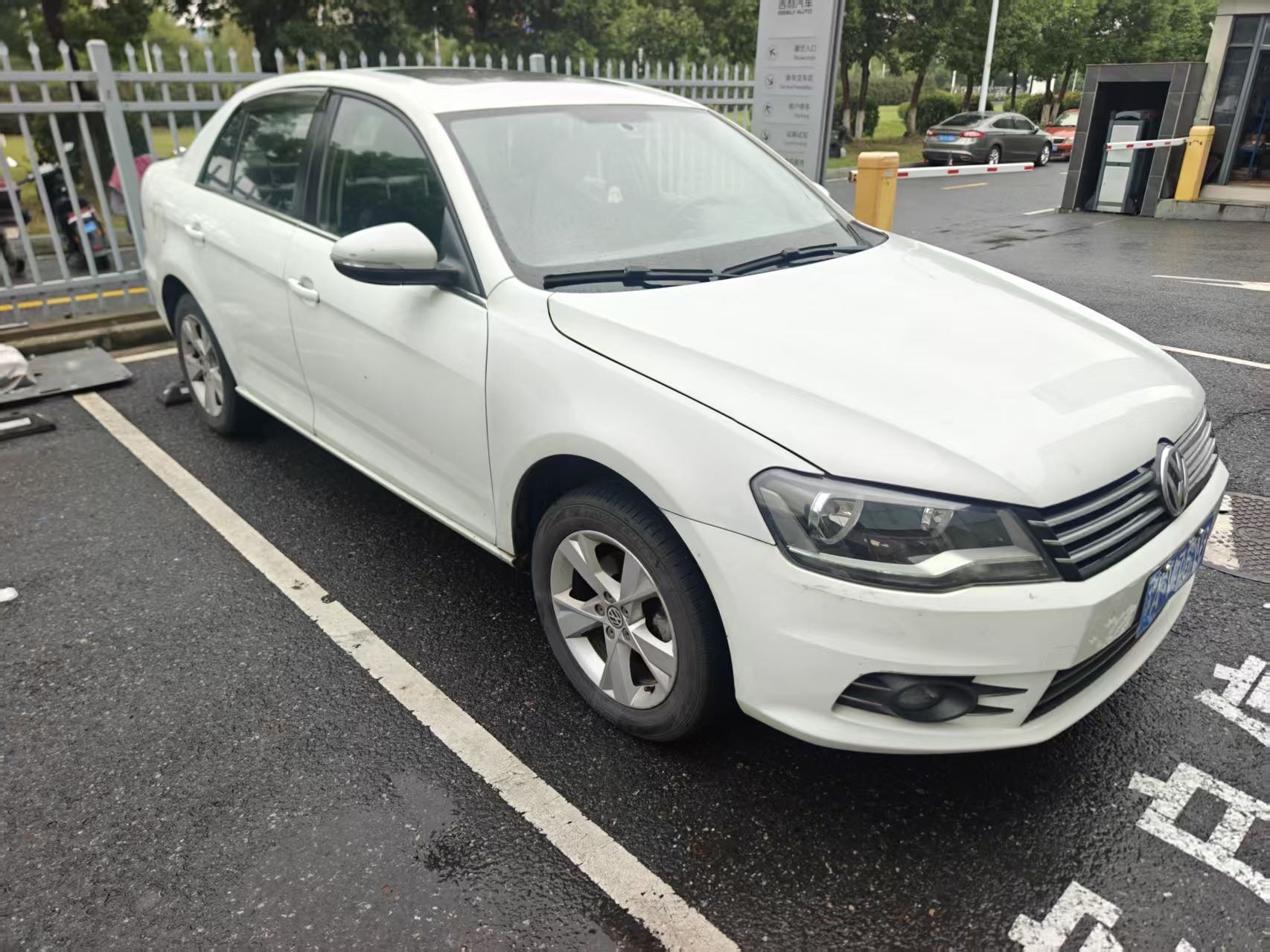 Volkswagen Bora 2014 car image #3