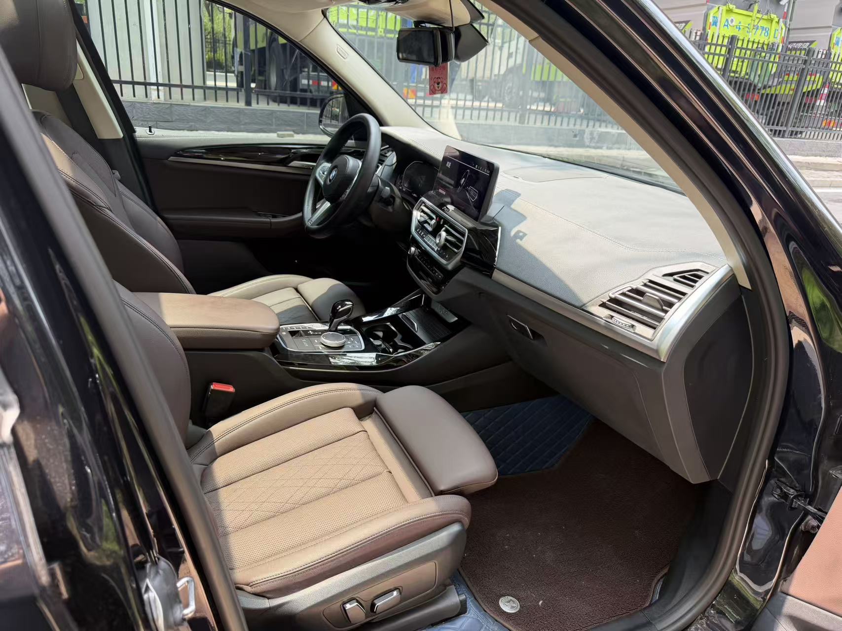 BMW X3 2024 car image #12