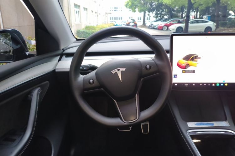 Tesla Model Y 2023 #15 Tesla Model Y 2023 car image #15