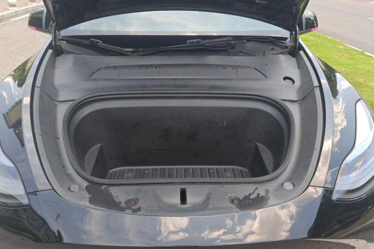 Tesla Model Y 2021 #26 Tesla Model Y 2021 car image #26