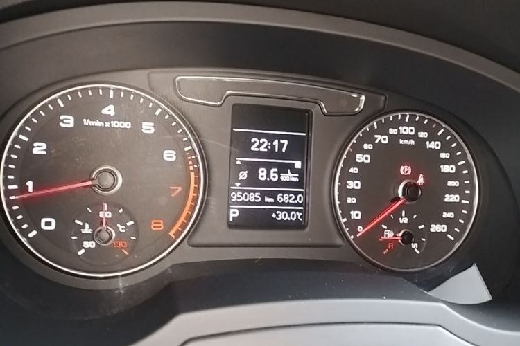 Audi Q3 2018 #27 Audi Q3 2018 car image #27