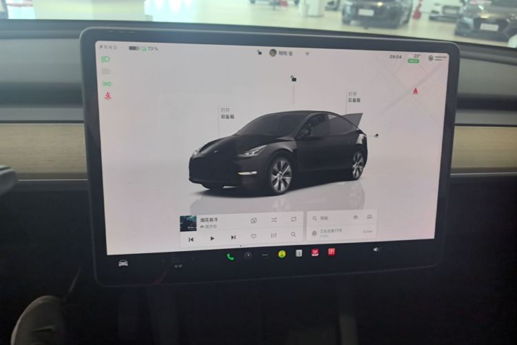 Tesla Model Y 2023 immagine di auto #13