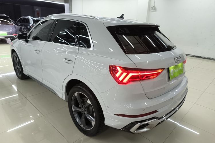 Audi Q3 2024 car image #5