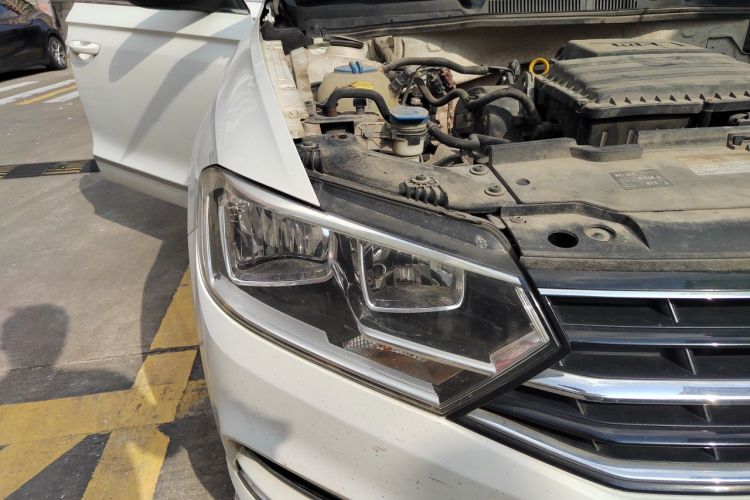 Volkswagen Bora 2016 car image #8