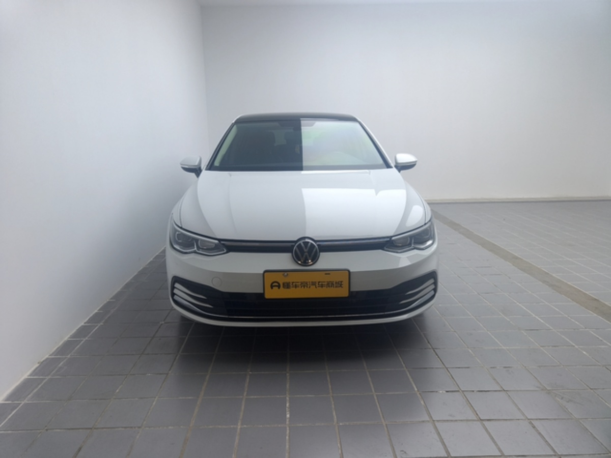 Volkswagen Golf 2021 car image #2