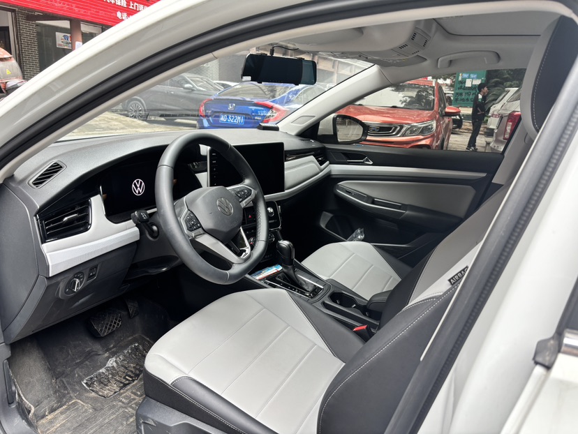 Volkswagen Bora 2025 car image #7