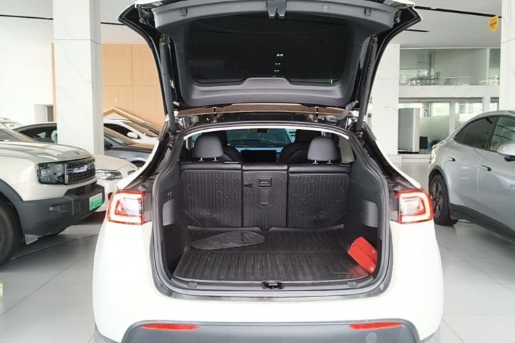 Tesla Model Y 2023 #19 Tesla Model Y 2023 car image #19