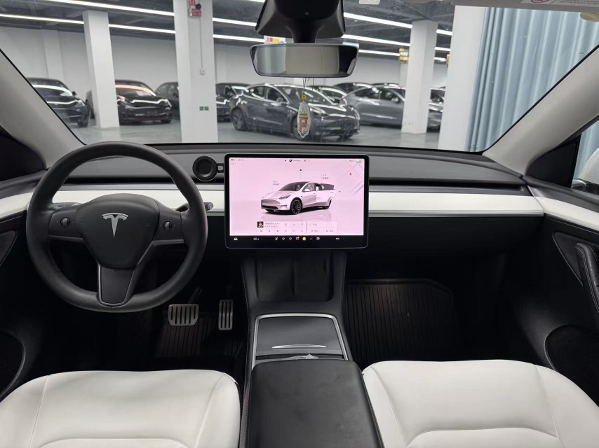 Tesla Model Y 2021 #4 Tesla Model Y 2021 car image #4
