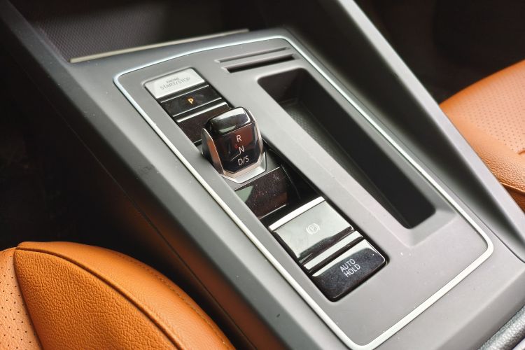 Volkswagen Golf 2021 car image #14