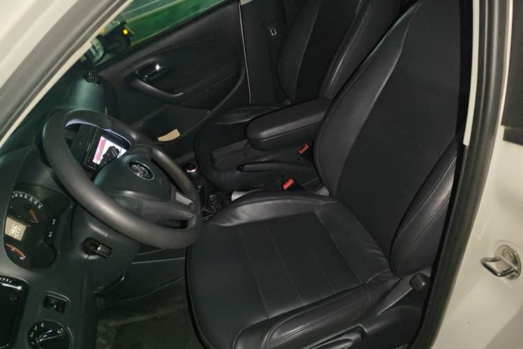 Volkswagen Polo 2016 car image #14