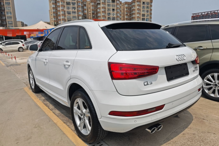 Audi Q3 2019 car image #5