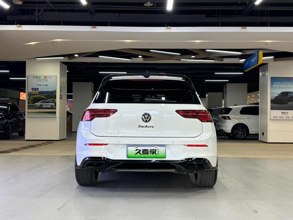 Volkswagen Golf 2023 car image #5