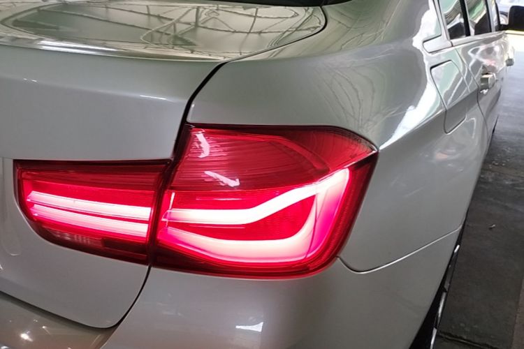 BMW 3 Series 2019 #8 BMW 3 Series 2019 car image #8