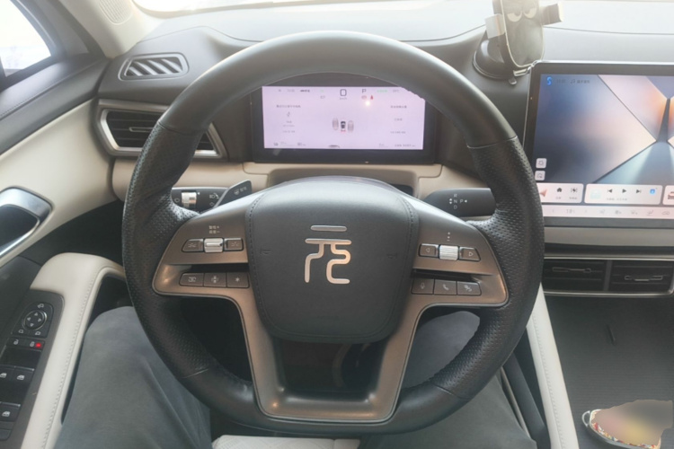 BYD YuanUP 2025 car image #11