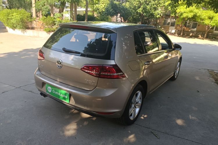 Volkswagen Golf 2017 car image #7