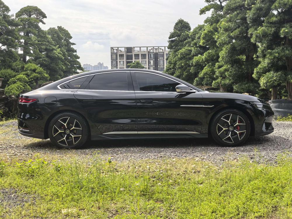 BYD Han 2022 car image #8