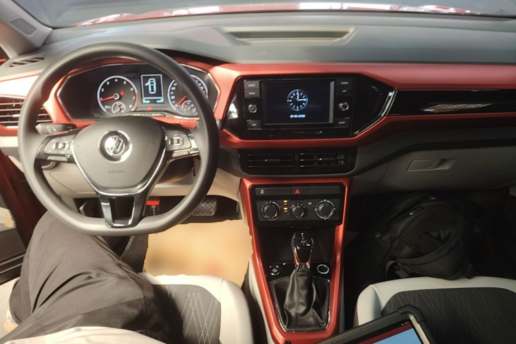 Volkswagen T-Cross 2020 car image #10