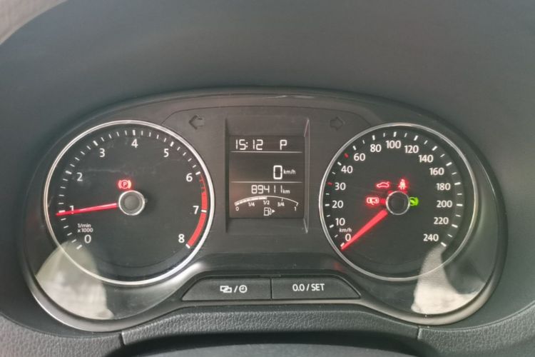 Volkswagen Polo 2016 car image #12
