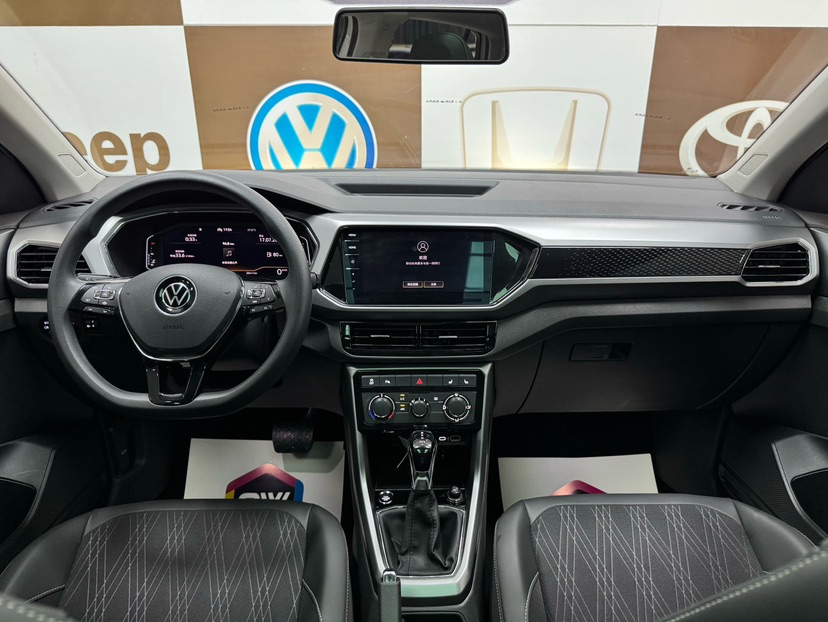 Volkswagen T-Cross 2022 car image #9