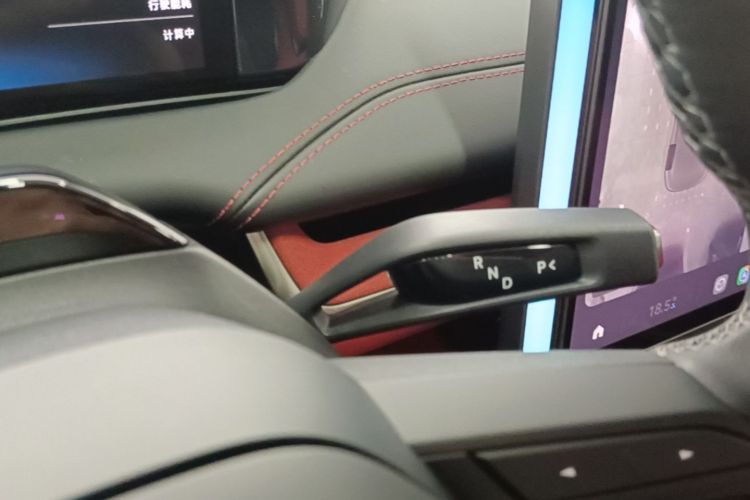 MI SU7 2025 car image #14