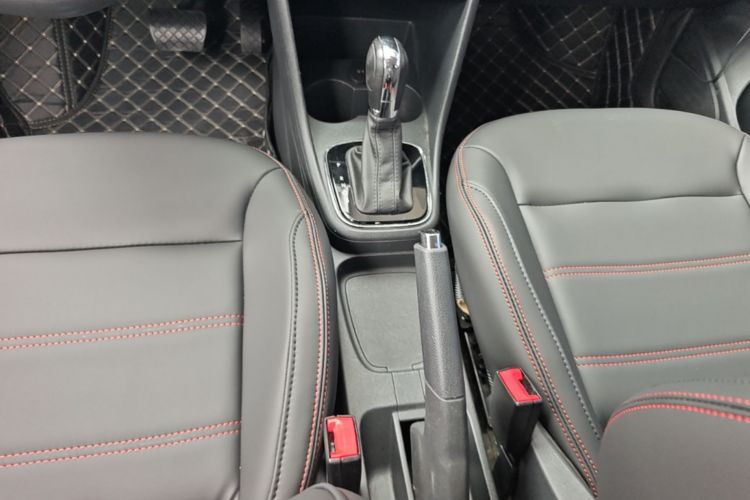 Volkswagen Polo 2018 car image #14