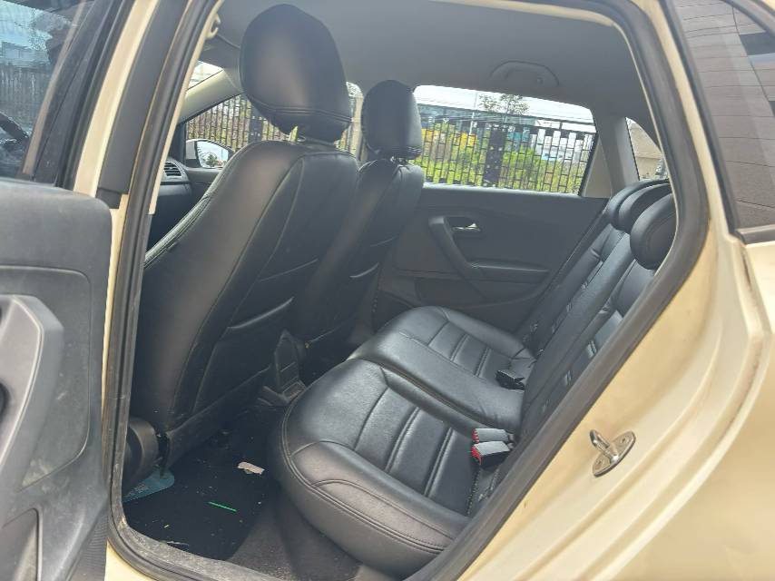 Volkswagen Polo 2015 car image #8