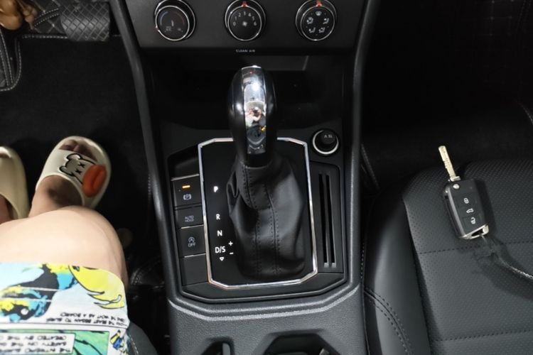 Volkswagen Lavida 2018 car image #14
