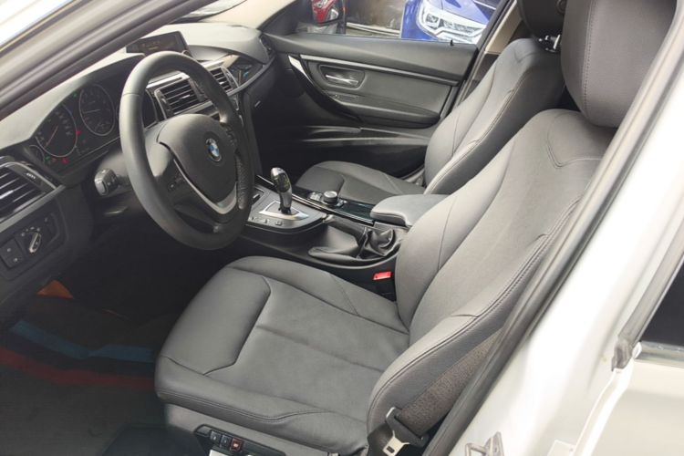BMW 3 Series 2017 #19 BMW 3 Series 2017 car image #19