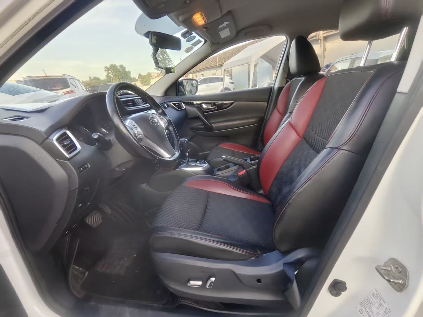 Nissan Qashqai 2017 car image #3