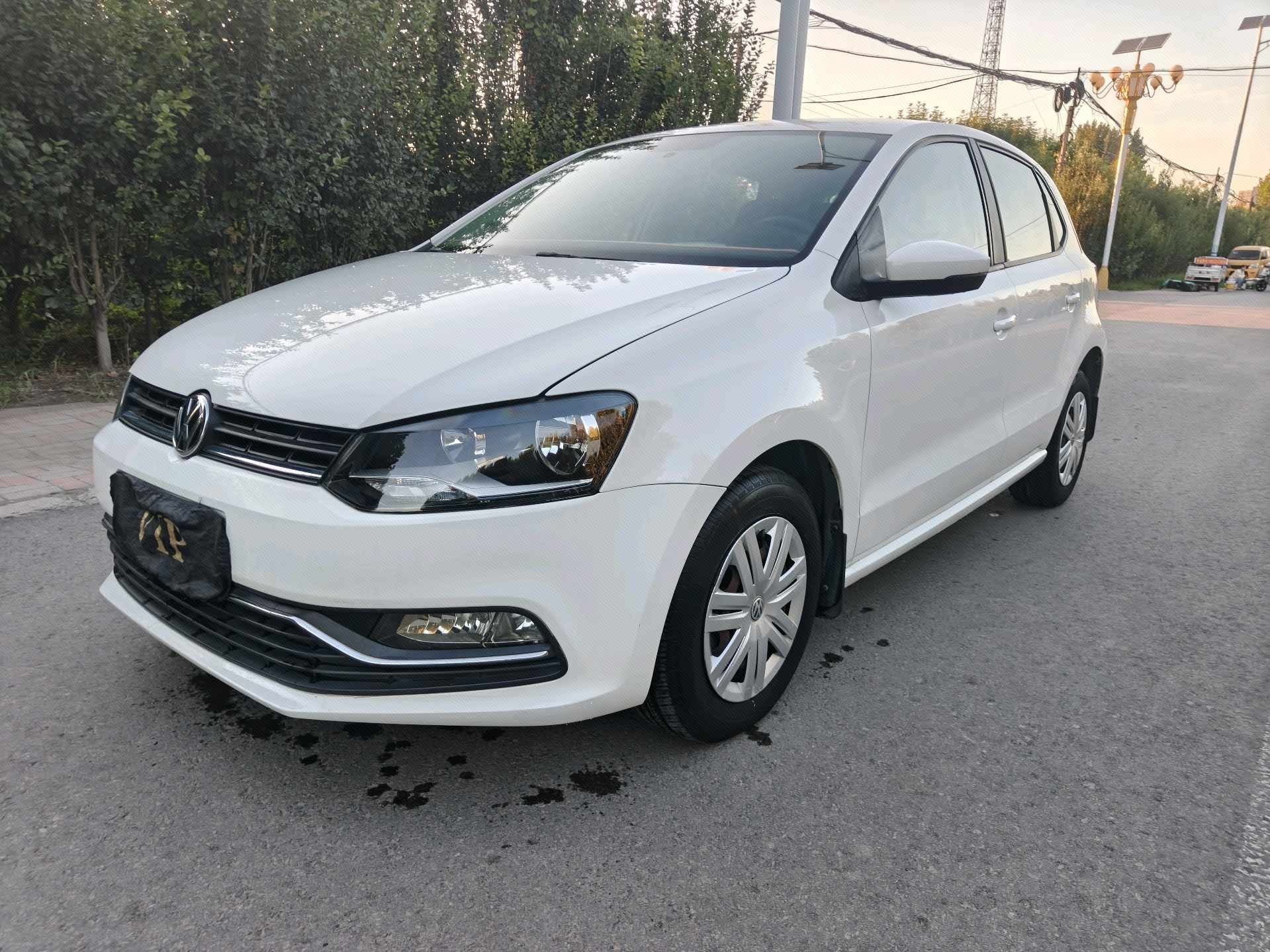 Volkswagen Polo 2016 Volkswagen Polo 2016 car image