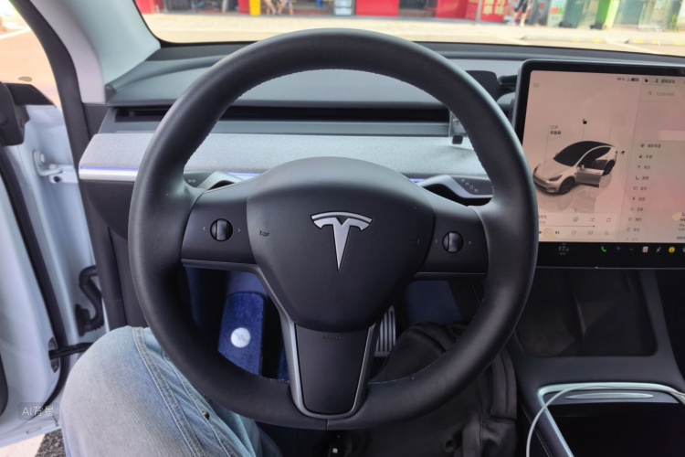 Tesla Model Y 2024 #12 Tesla Model Y 2024 car image #12
