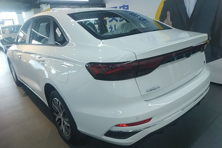 GEELY Emgrand 2026 car image #7